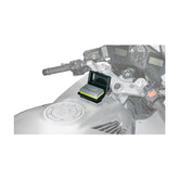 Custodia S602, una custodia per dispositivi TELEPASS con biadesivo resistente. In uso su serbatoio. Di Givi.